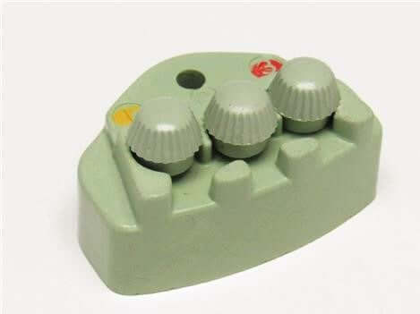 Original Bakelite Receptacle 3 Pin Green - Fits Singer Models 15-125, 319 - Image 2