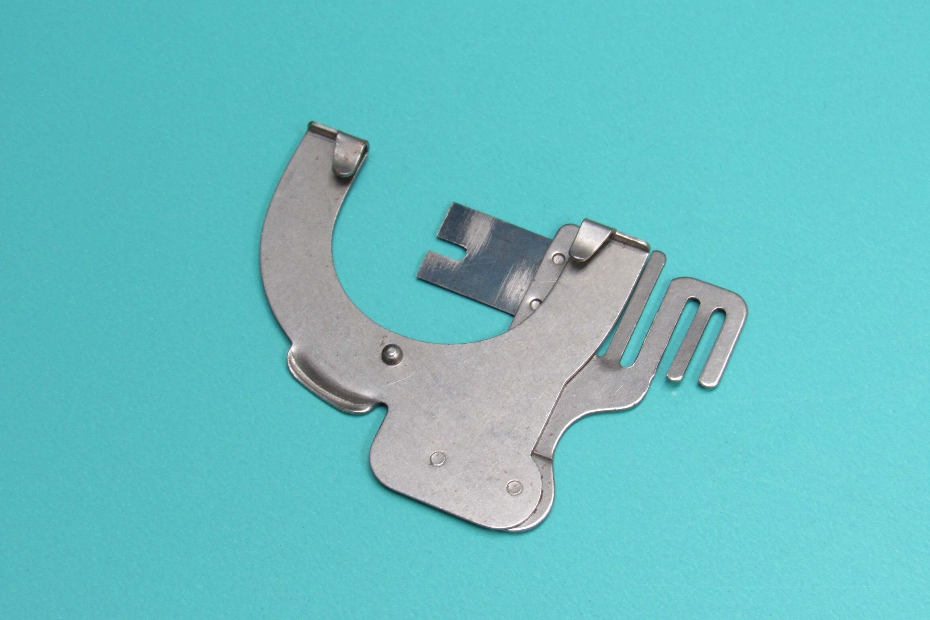 Vintage Original Shirring Plate - Singer Part # 35960 - Image 2