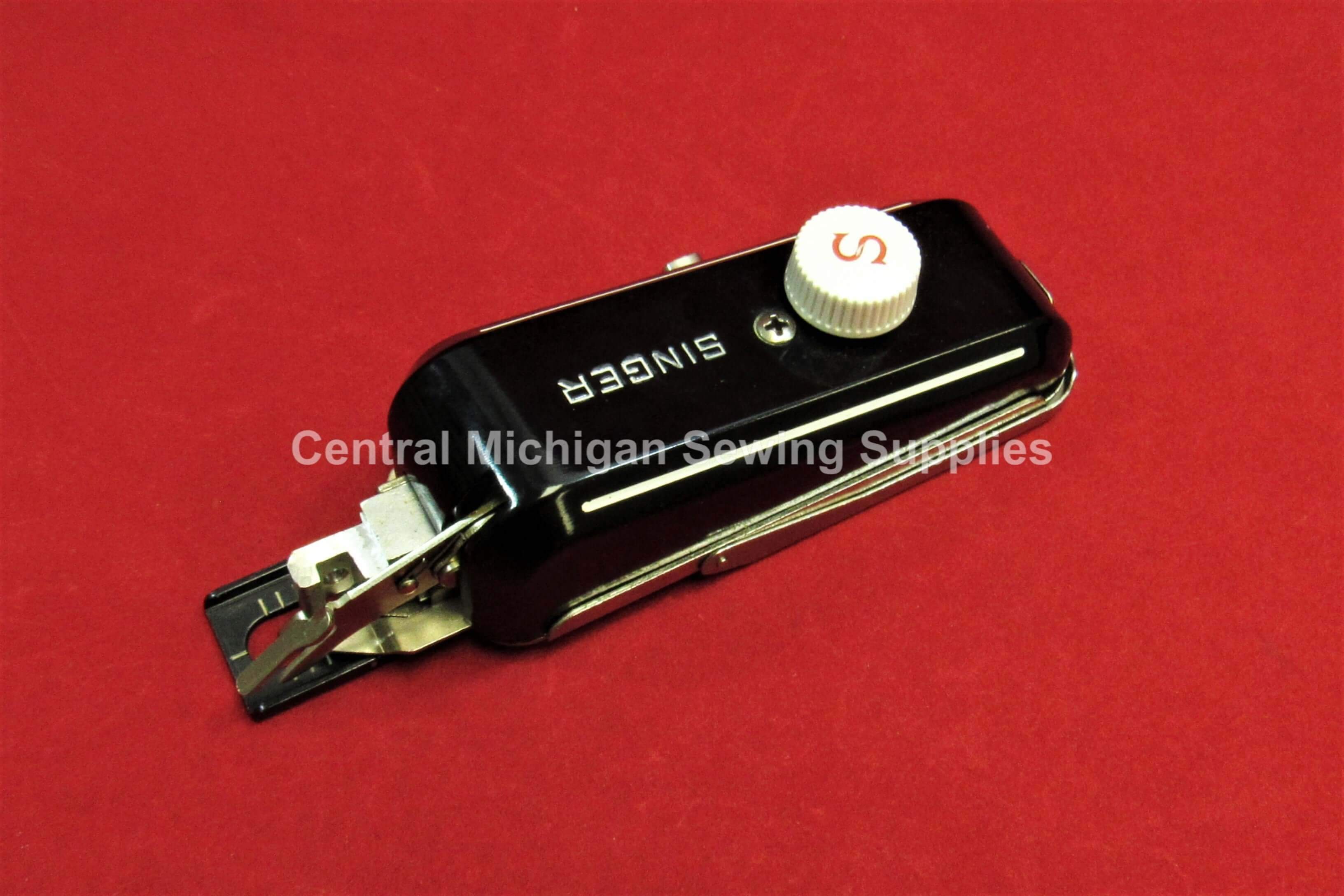 Vintage Original Singer Buttonholer Fits Low Shank Models 15, 27, 28, 66, 99, 101, 201, 221, 222 - Image 3